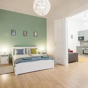 stylish-central-2br-apartment.inbudapesthotels.com/